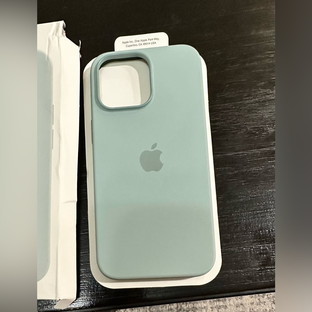 Apple iPhone 14 Pro Max Silicone Case with MagSafe.